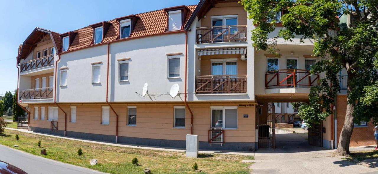 László Apartman - Hajdúszoboszló Hajduszoboszlo Exterior foto